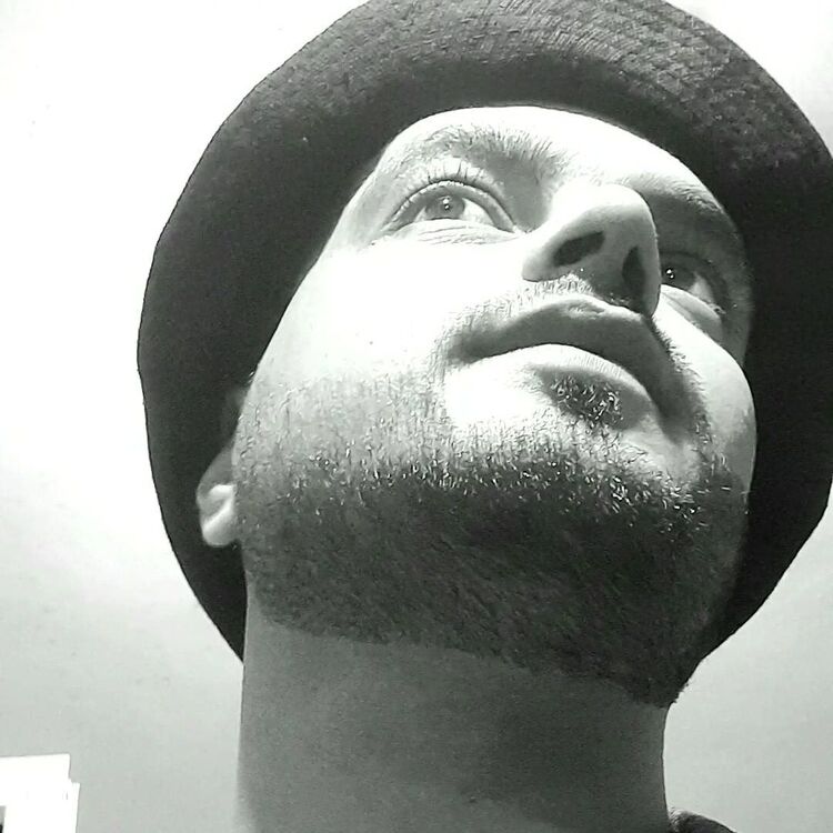  Martil,   , 33 ,   ,   , c , 