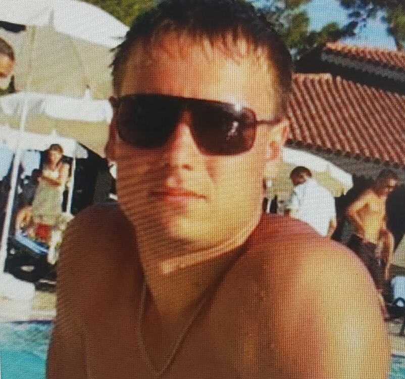  ,   Alex fray, 34 ,   ,   