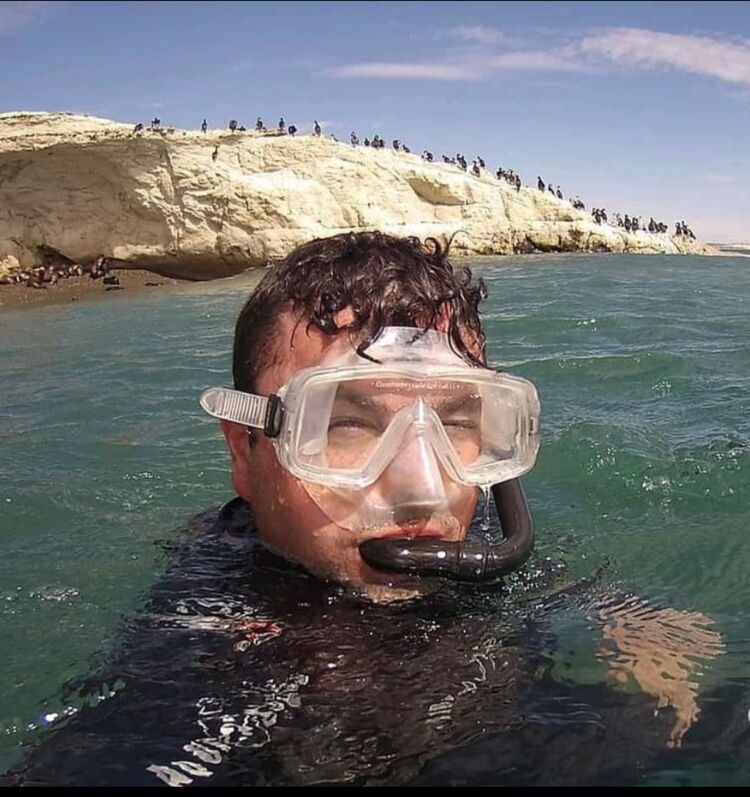  46552286  Juan Carlos, 40 ,    Puerto Madryn