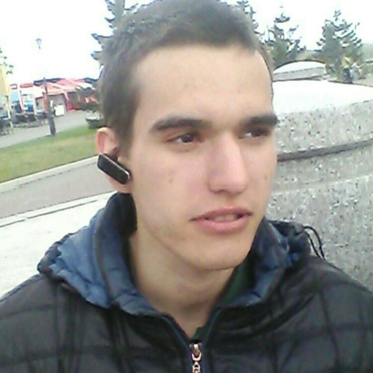  7425556  , 32 ,    