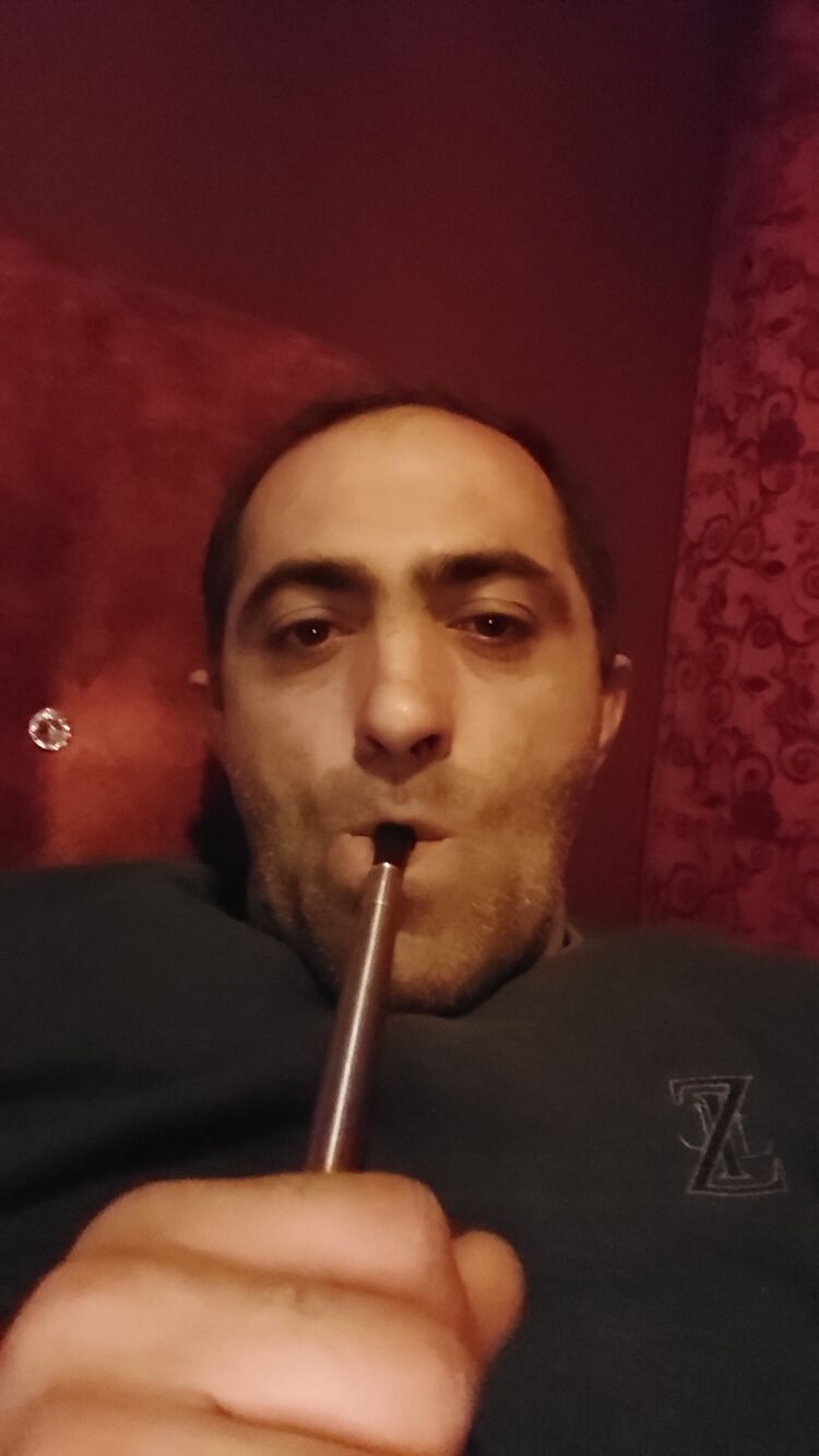  48372046  Vardan, 39 ,    -