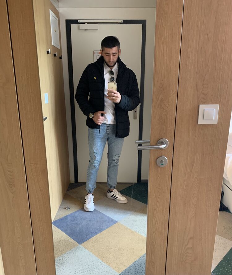  29820636  Ruslan, 30 ,    Praha