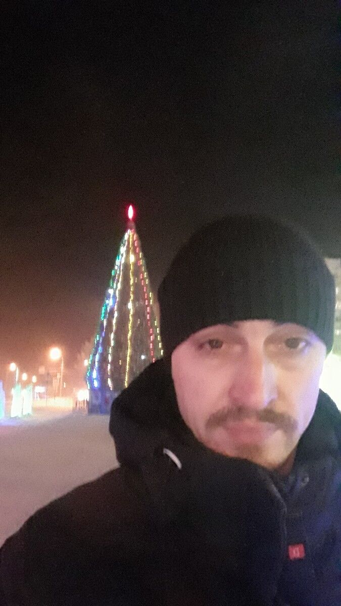  18542986  Denis, 38 ,    