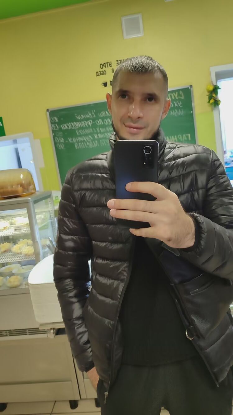  47963496  , 33 ,    
