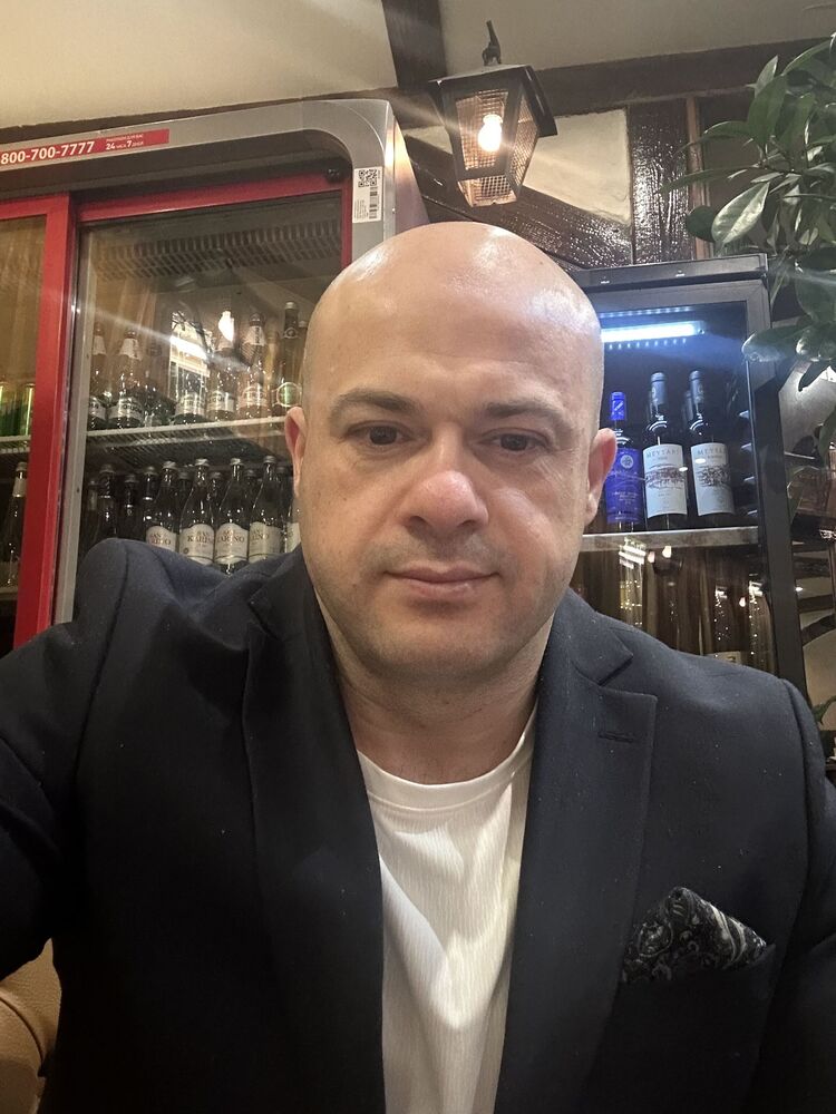  ,   Alik, 42 ,  