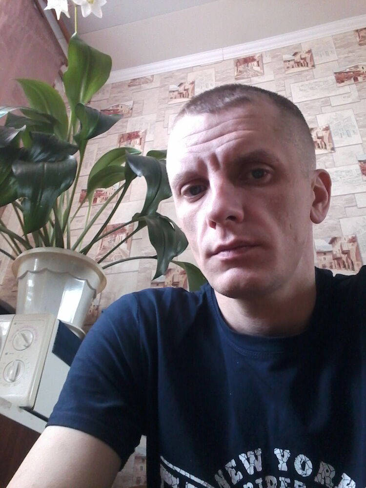  ,   Denis, 38 ,   