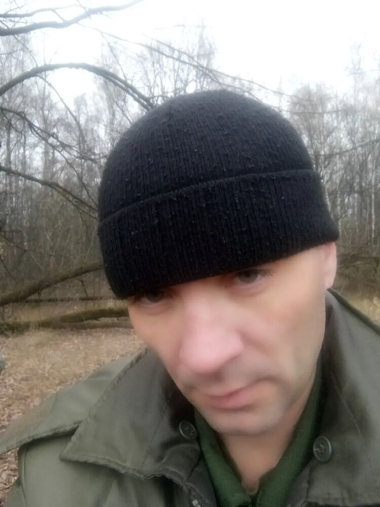  36989396  Aleksander, 42 ,    