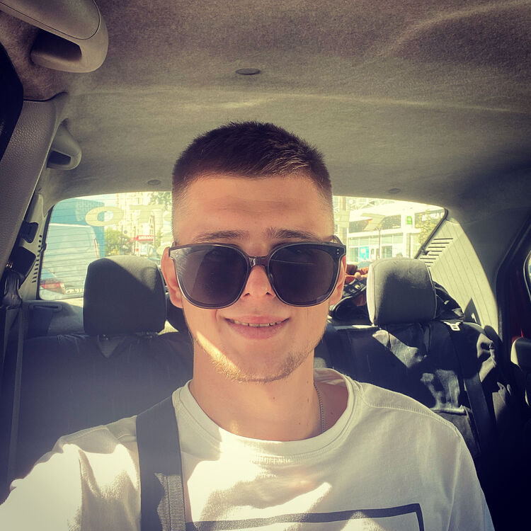  24097816  Vanya, 25 ,    