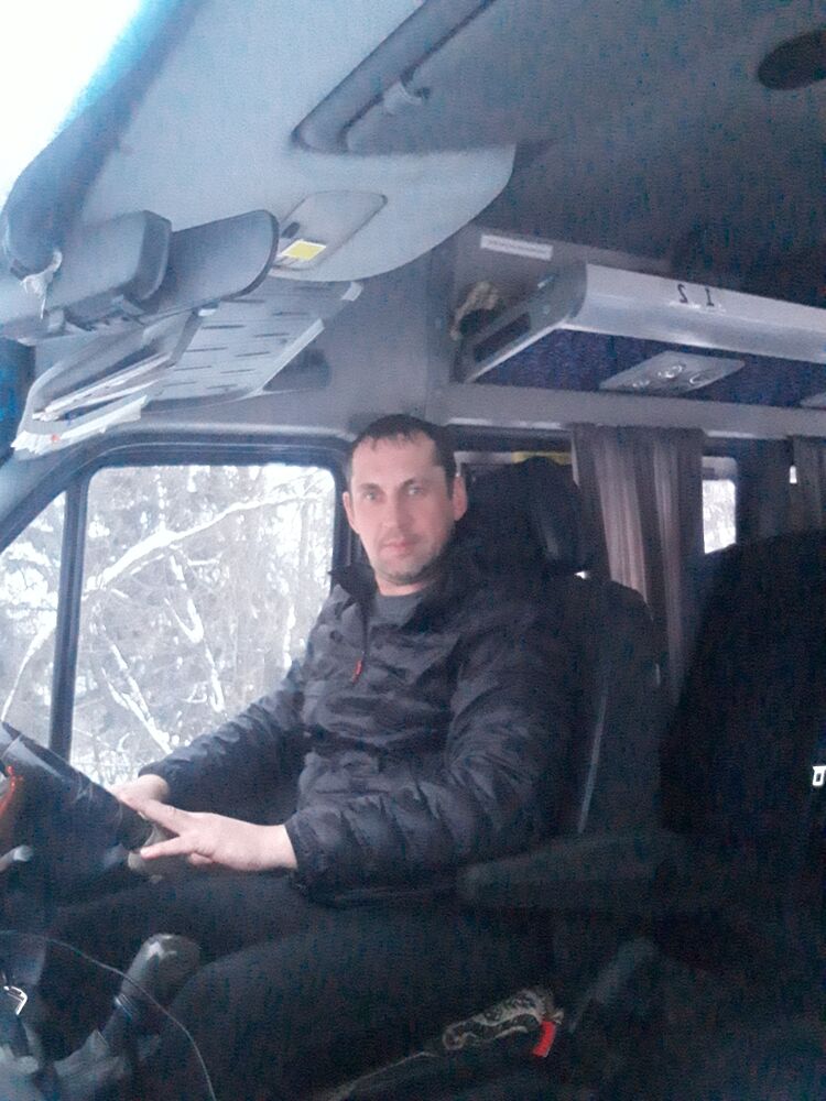  52938526  Denis, 42 ,    