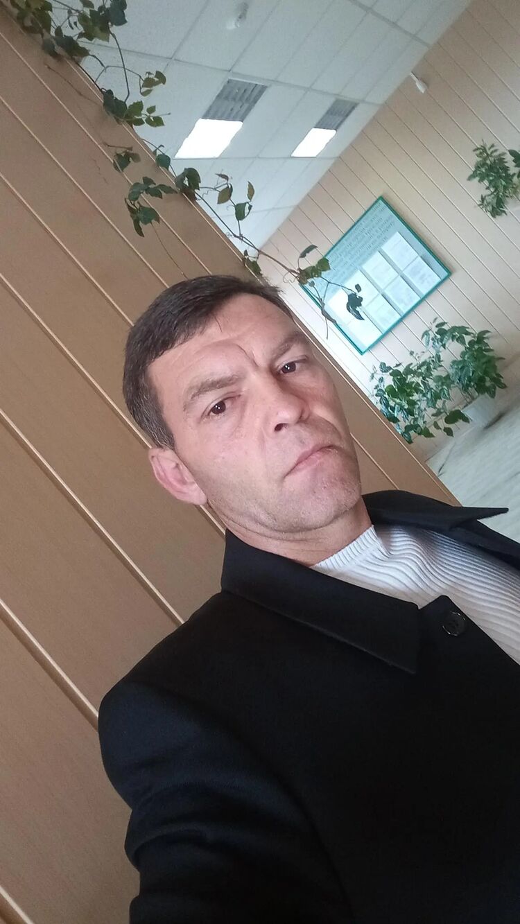  54736396  Maxim, 48 ,    