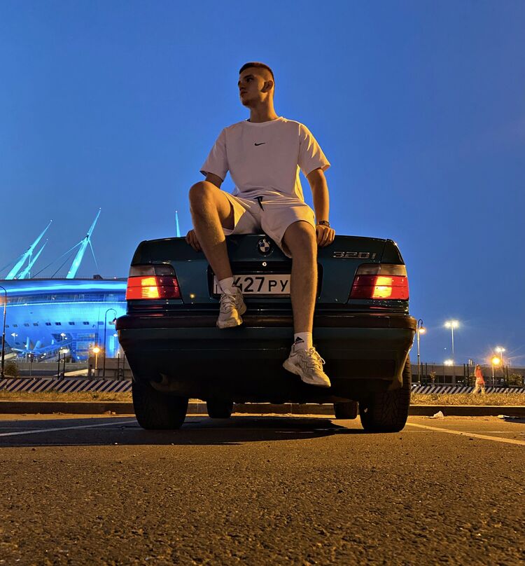  36899156  Alex, 22 ,    -