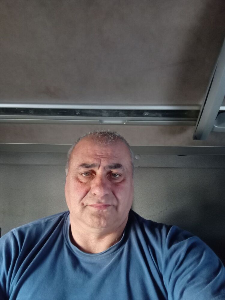  48305616  , 57 ,    