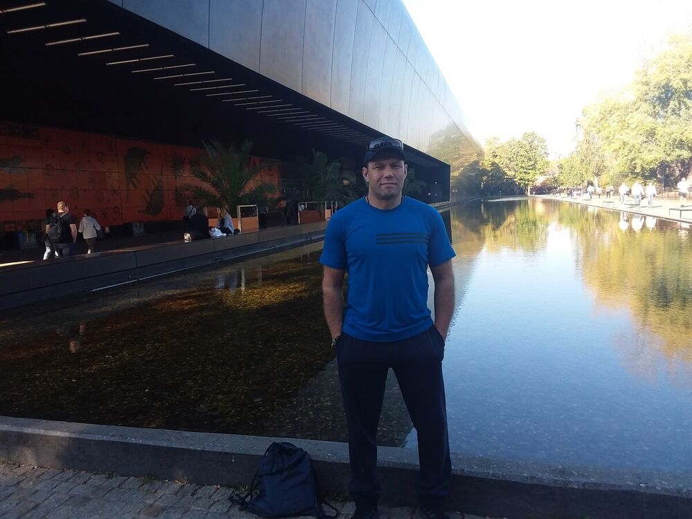  21435166  Dmitrij, 55 ,    