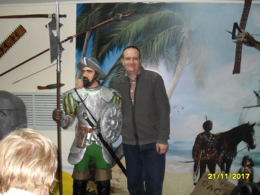  41666956  Alexander, 45 ,    