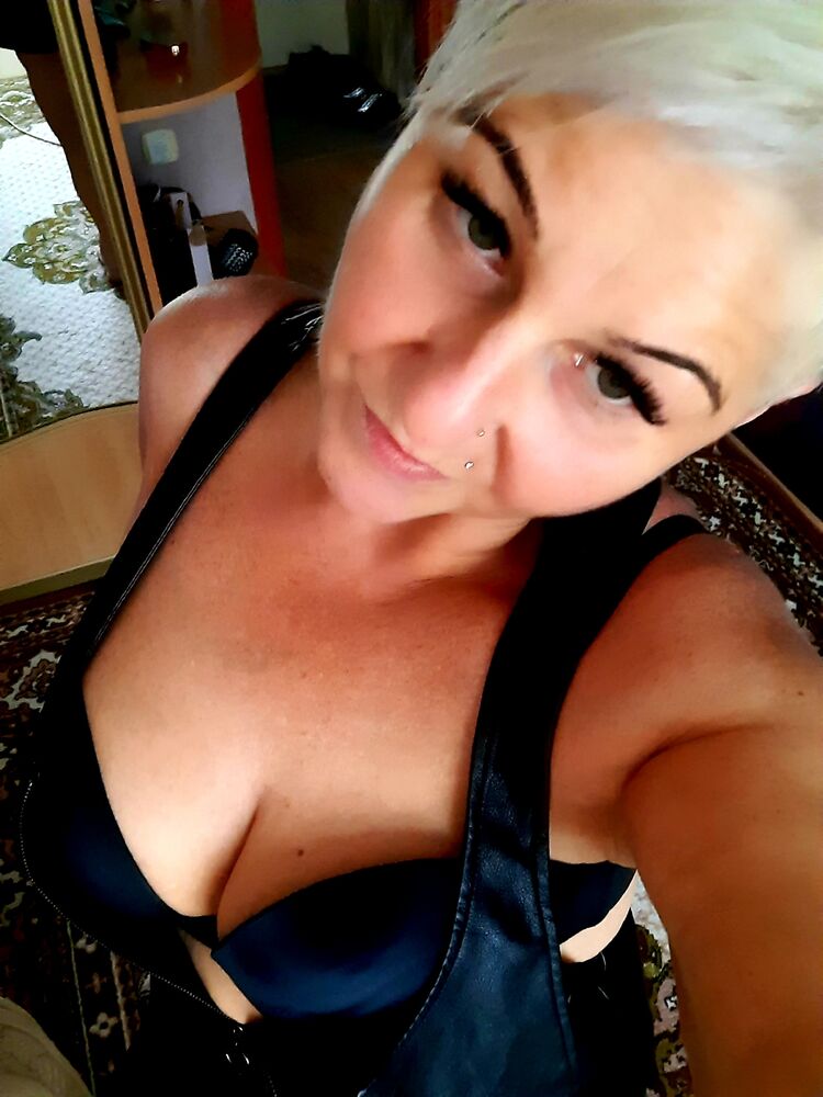  47260546  Elena, 48 ,    