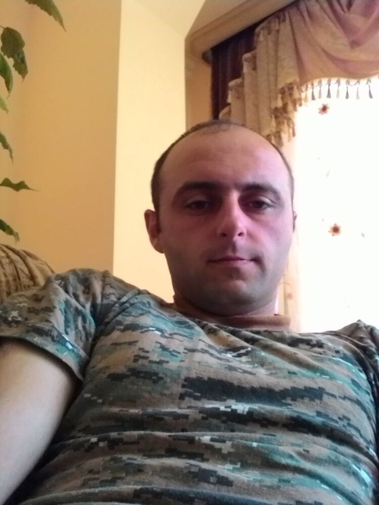 6125086  Garik, 41 ,    