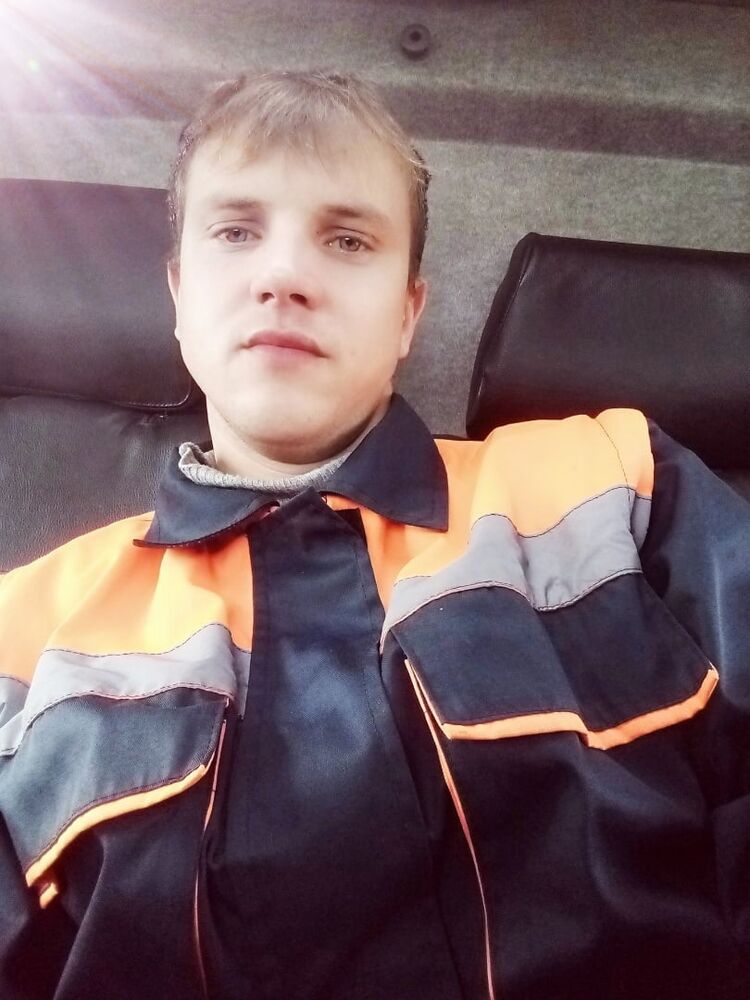  41469276  Pavel, 31 ,    