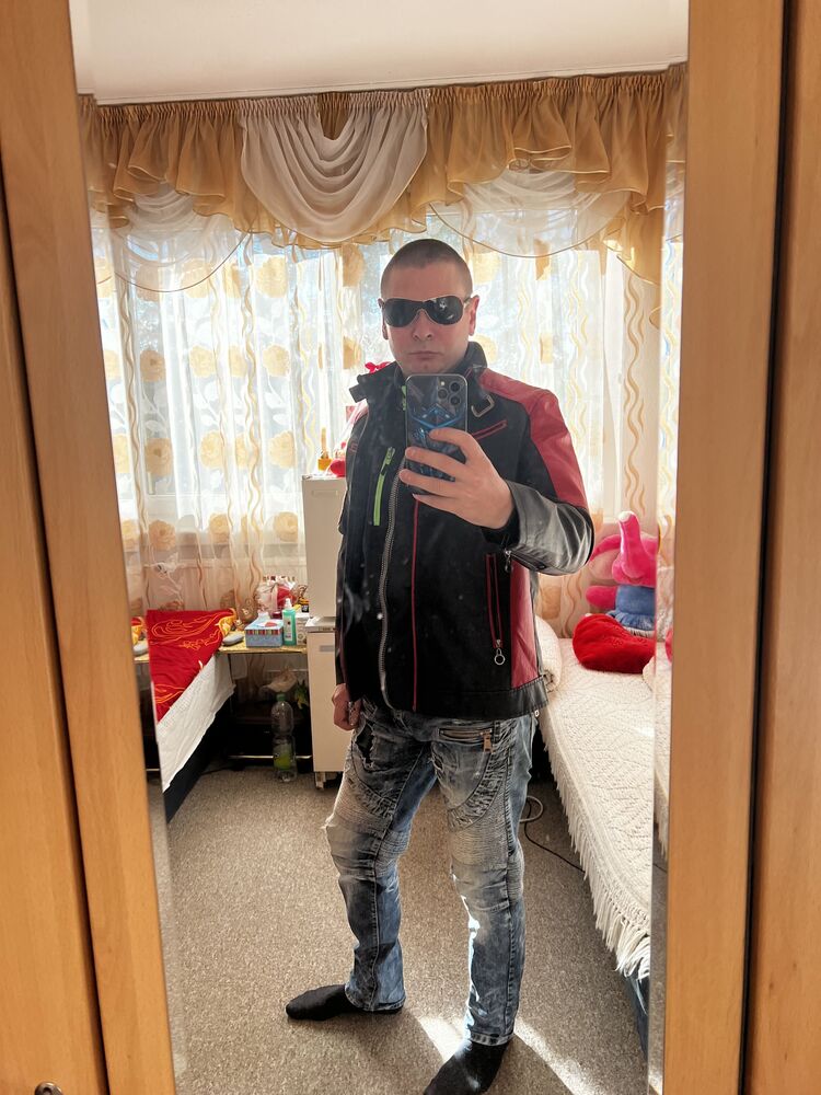  ,   Eduard, 41 ,   ,   , c , 