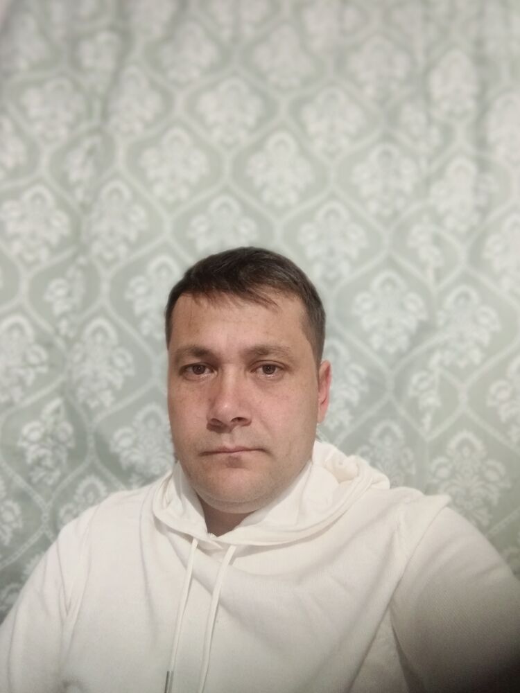  35726756  Azam, 41 ,    