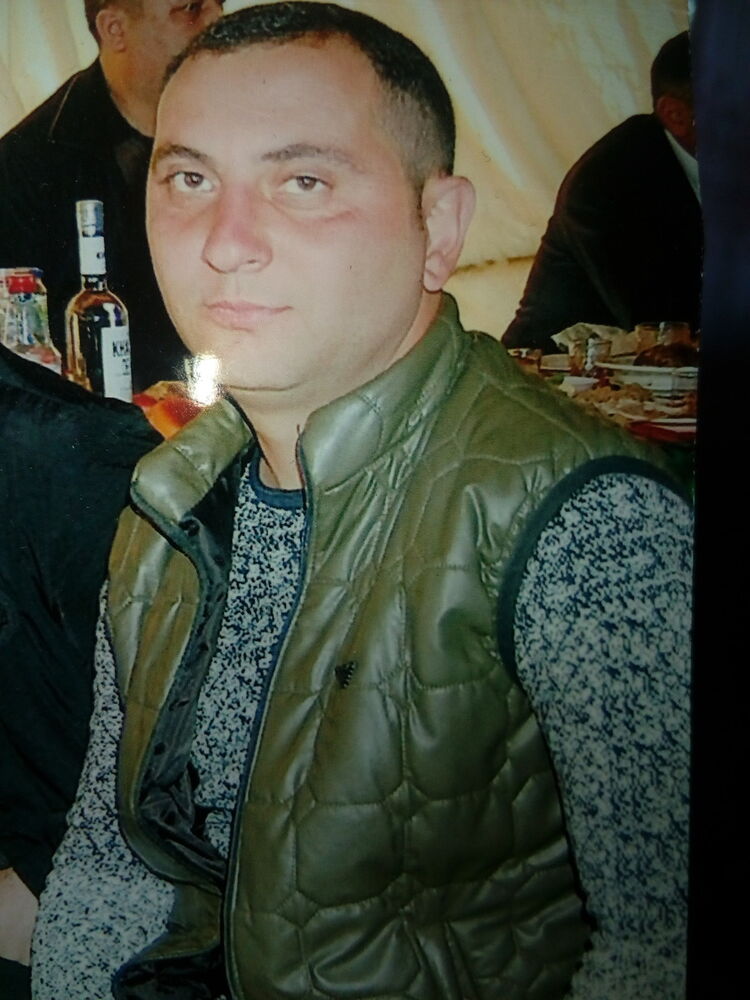  18829866  Fariz, 39 ,    