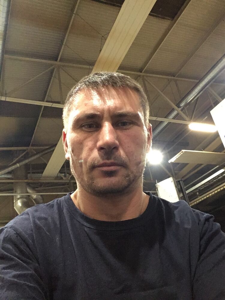  33793196  Vasili, 35 ,    