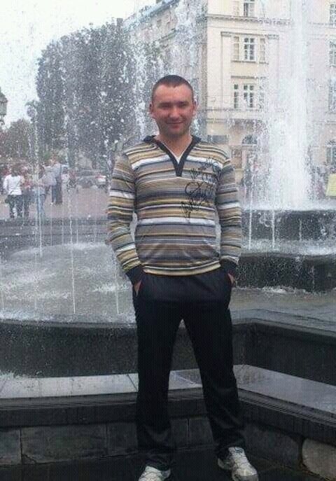  10710286  Igor, 44 ,    