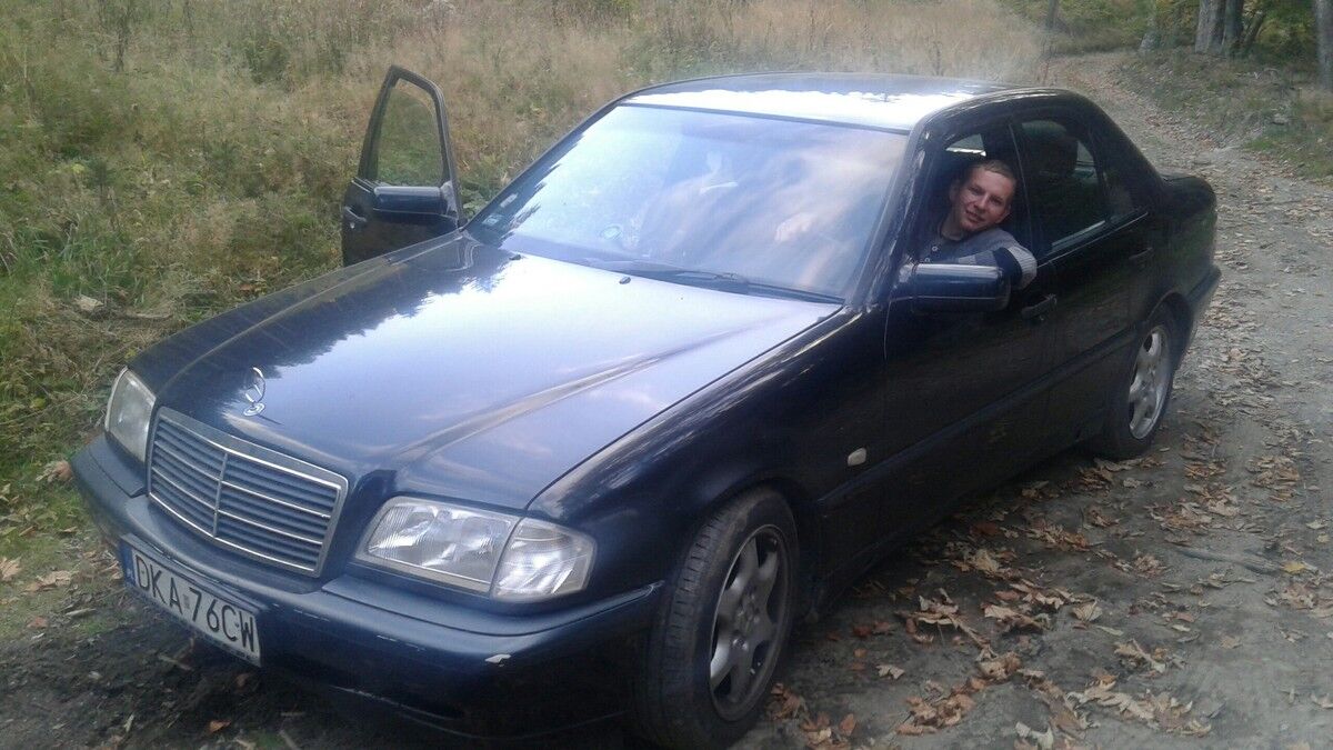  17124926  Ivan, 27 ,    