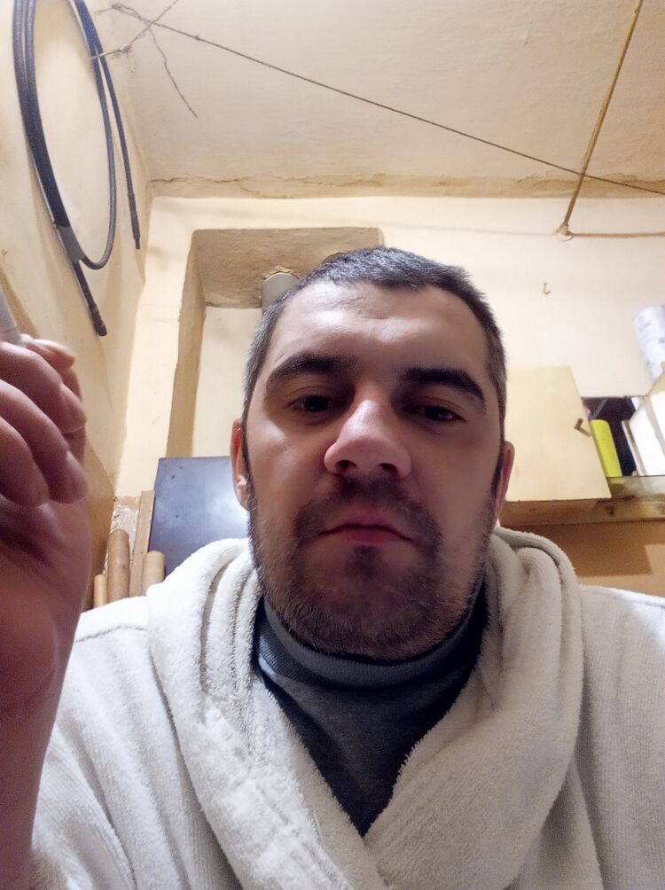  31841486  , 39 ,    