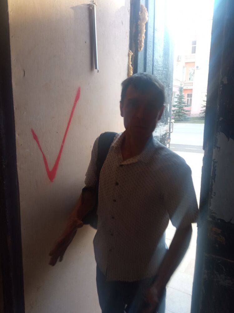  45064746  Nikolai, 51 ,    