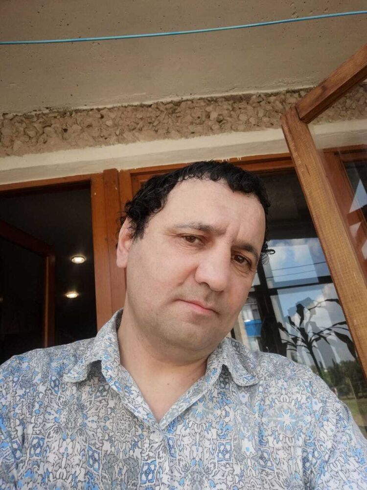  43198046  Rustam, 49 ,    