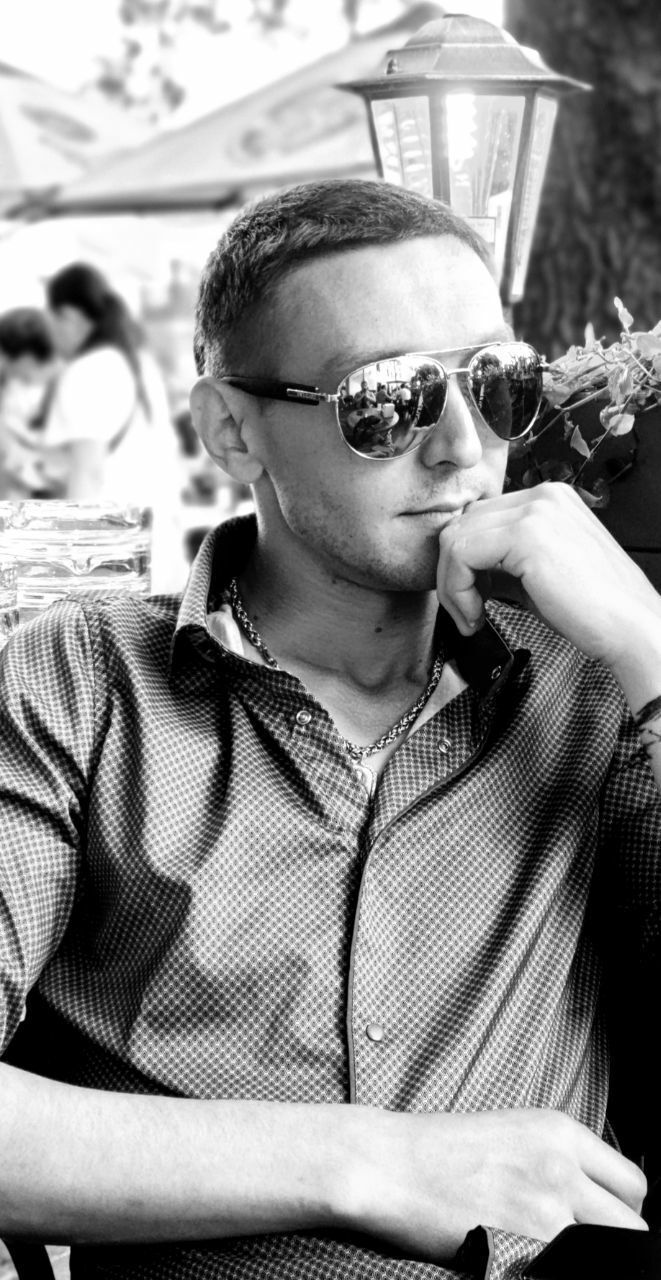  36349776  Vlad, 32 ,    