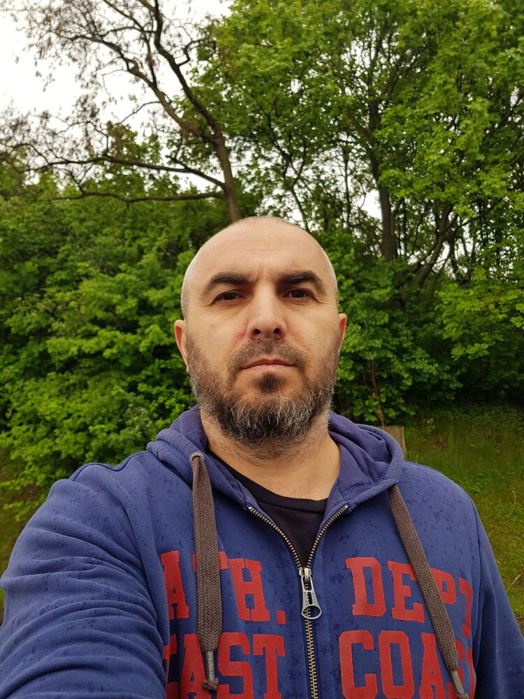  16258786  Nizam Berger, 45 ,    Floridsdorf