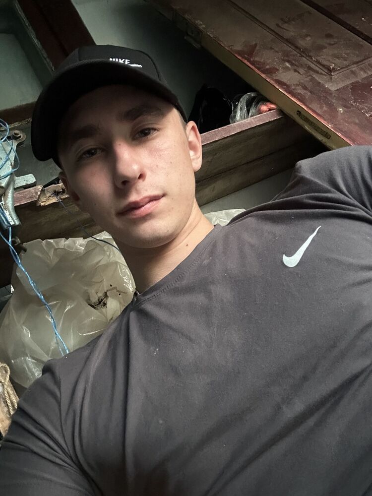  43005386  Alexey, 23 ,     