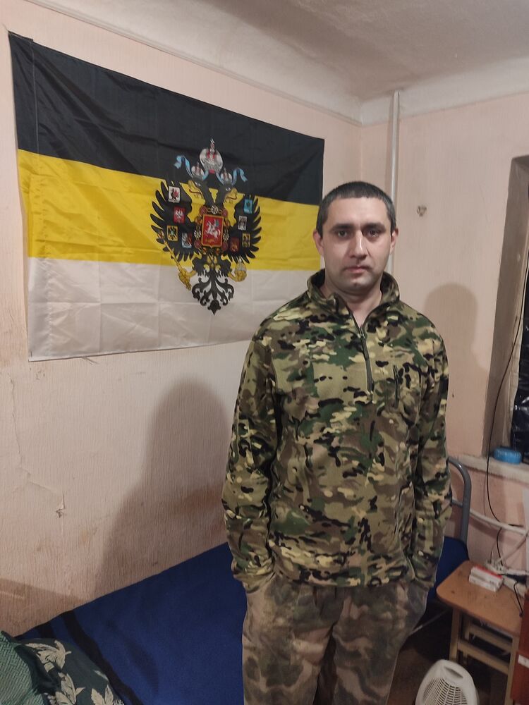  40598186  Sergei, 37 ,    