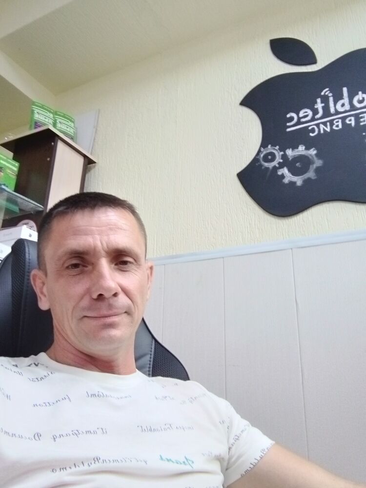  37594606  Artur, 43 ,    