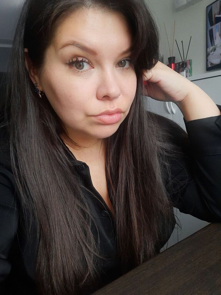 37102226  Nina, 31 ,    