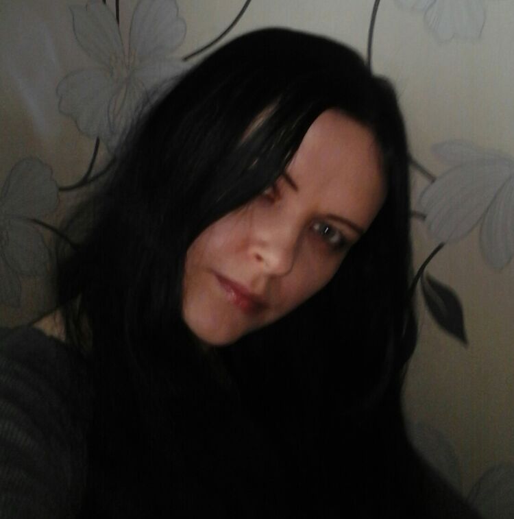  32733256  Milana, 41 ,    