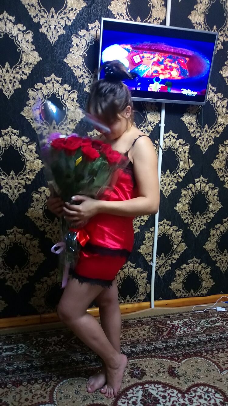  23411236  Viktoria, 26 ,    