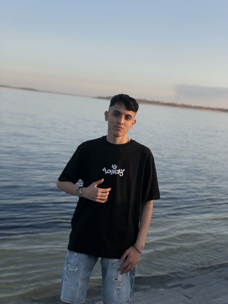  42938696  , 25 ,    