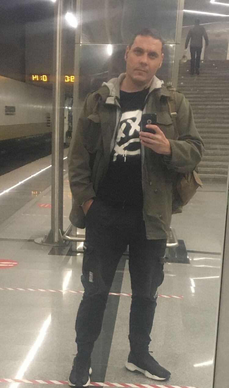  27561896  , 46 ,    