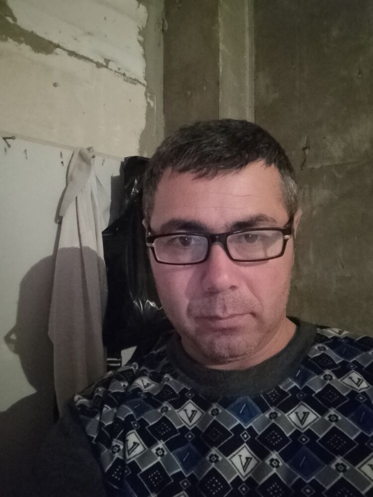  41885096  Sahrodbek, 40 ,    