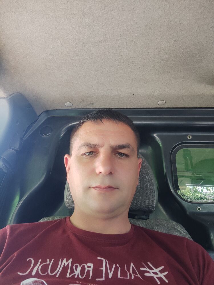  46823836  Viktor, 36 ,    