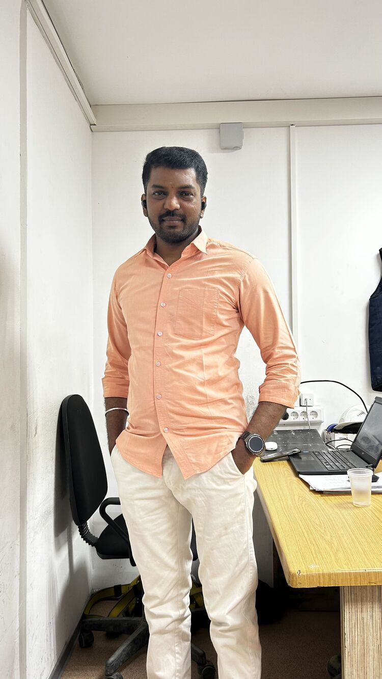  41564826  Sathya, 36 ,    