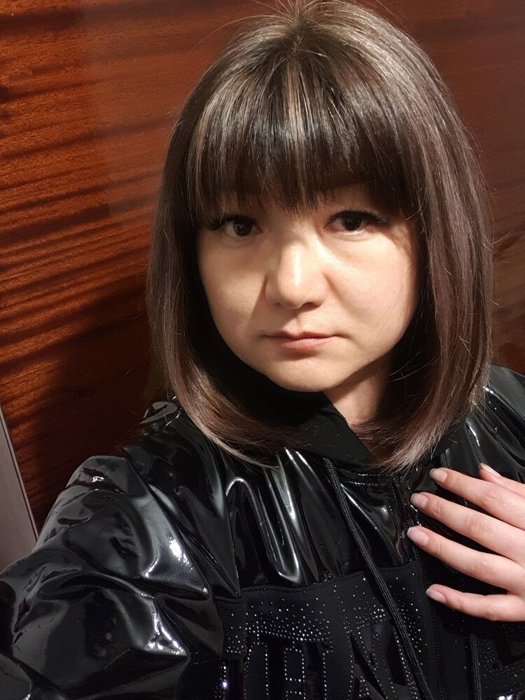  22794106  Elena, 44 ,    