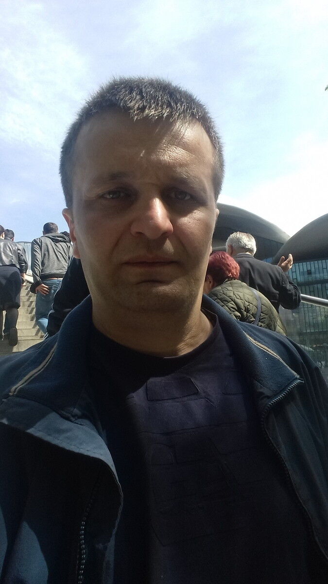  10607886  Dima, 44 ,    