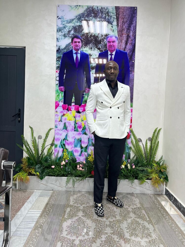  54001276  Victor, 41 ,    