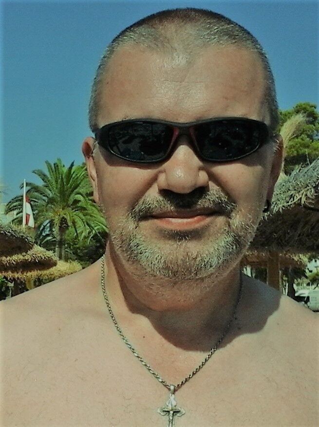  ,   Artur, 59 ,  