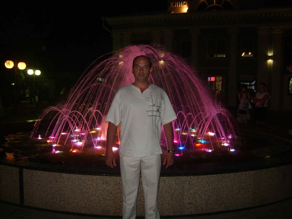  5474216  Aleks, 44 ,    