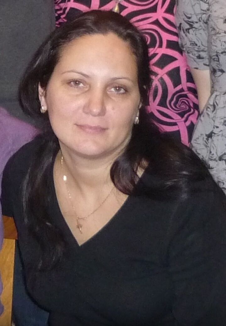  48832816  Anna , 54 ,    