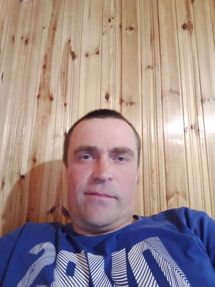  46139326  Serhii, 44 ,    
